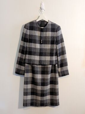 VINTAGE two-piece wool silk blend skirt suit - size 6 & 8